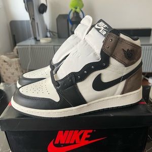 Air Jordan 1 - Mocha (GS) Size 5.5Y